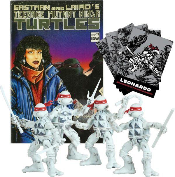 Teenage Mutant Ninja Turtles: Figuras de cómics en blanco y negro con cómic de Playmates Toys
